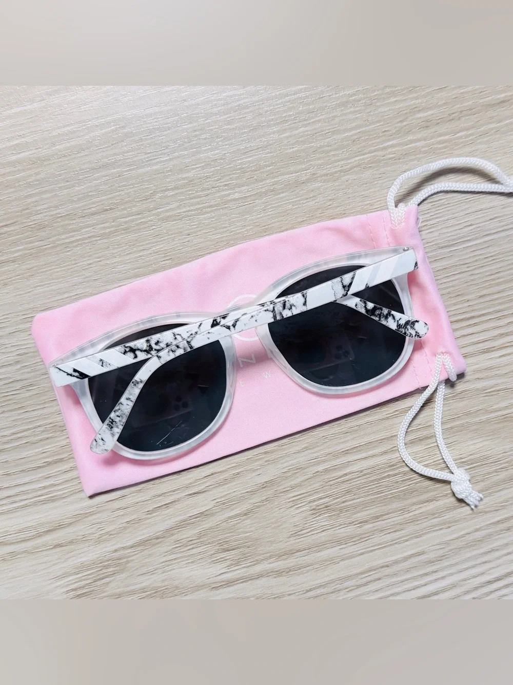 Blenders Eyewear Alumni Queen Sunglasses (Marble/Pink Mirror)